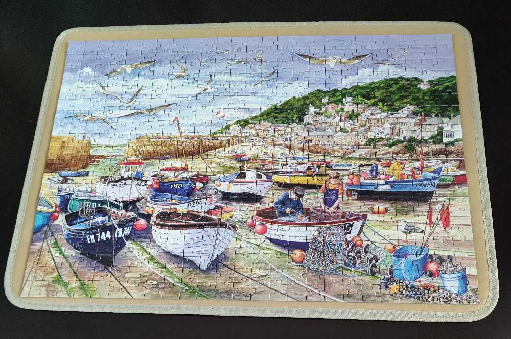 Fishing Boats - Corner Piece puzzle collectible [Barcode 5052089356795] - Main Image 2