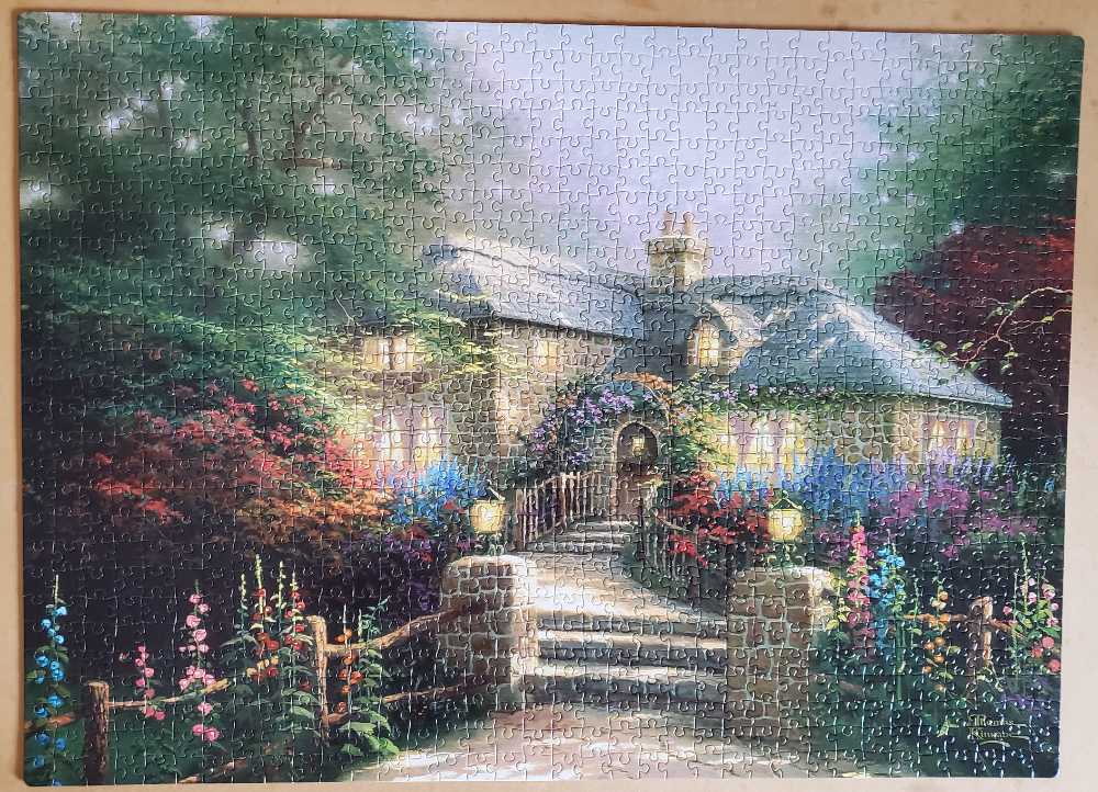 Hollyhock House - MJM Australia (Crown) puzzle collectible [Barcode 9317762202995] - Main Image 2