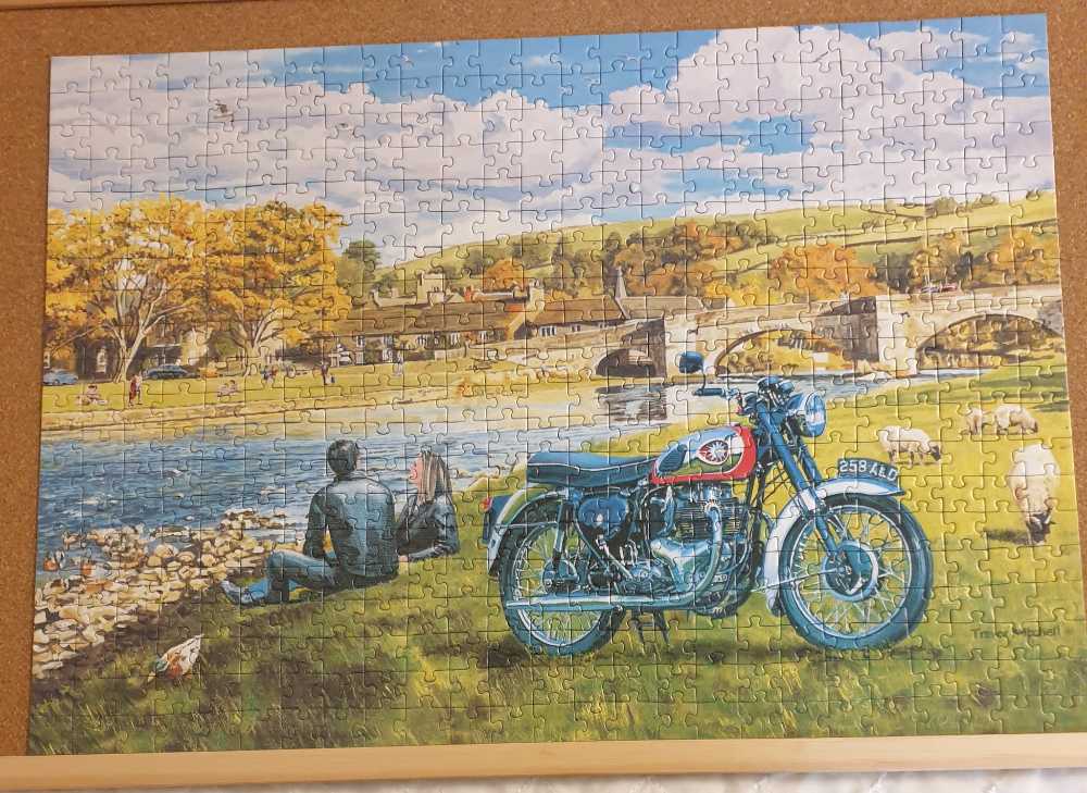 Motorbike - Corner Piece puzzle collectible [Barcode 5052089347557] - Main Image 2