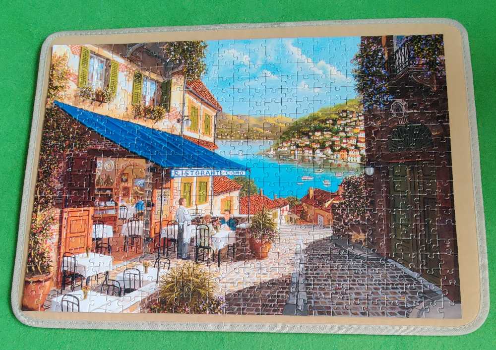 Lake Como Escape - Corner Piece puzzle collectible [Barcode 5052089347434] - Main Image 2