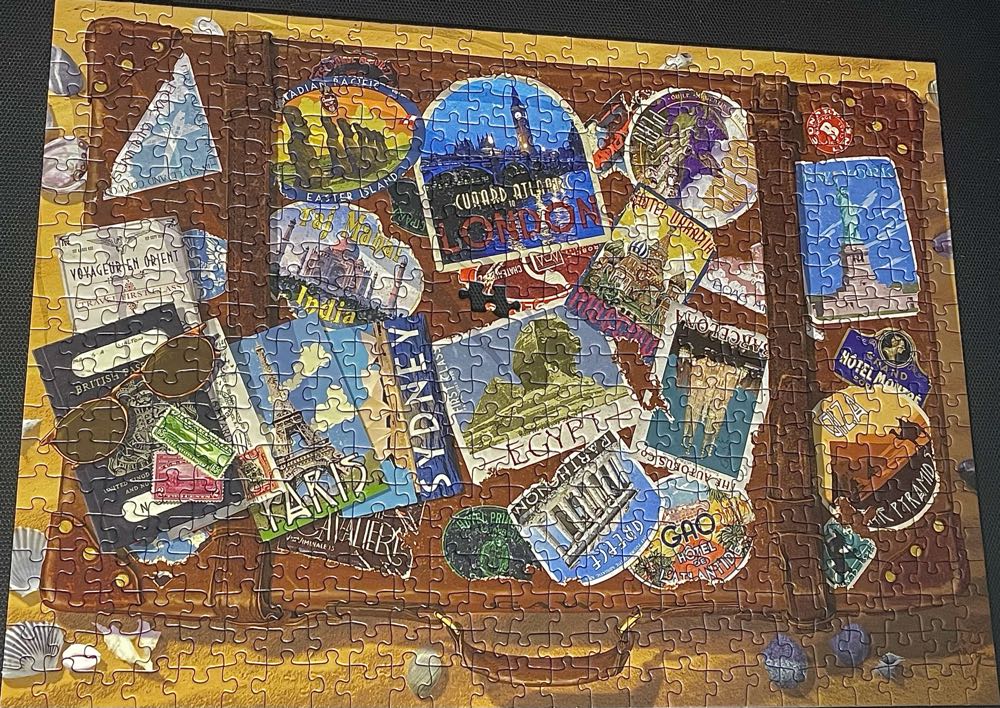 World Traveler - Ravensburger puzzle collectible [Barcode 4005556141296] - Main Image 2
