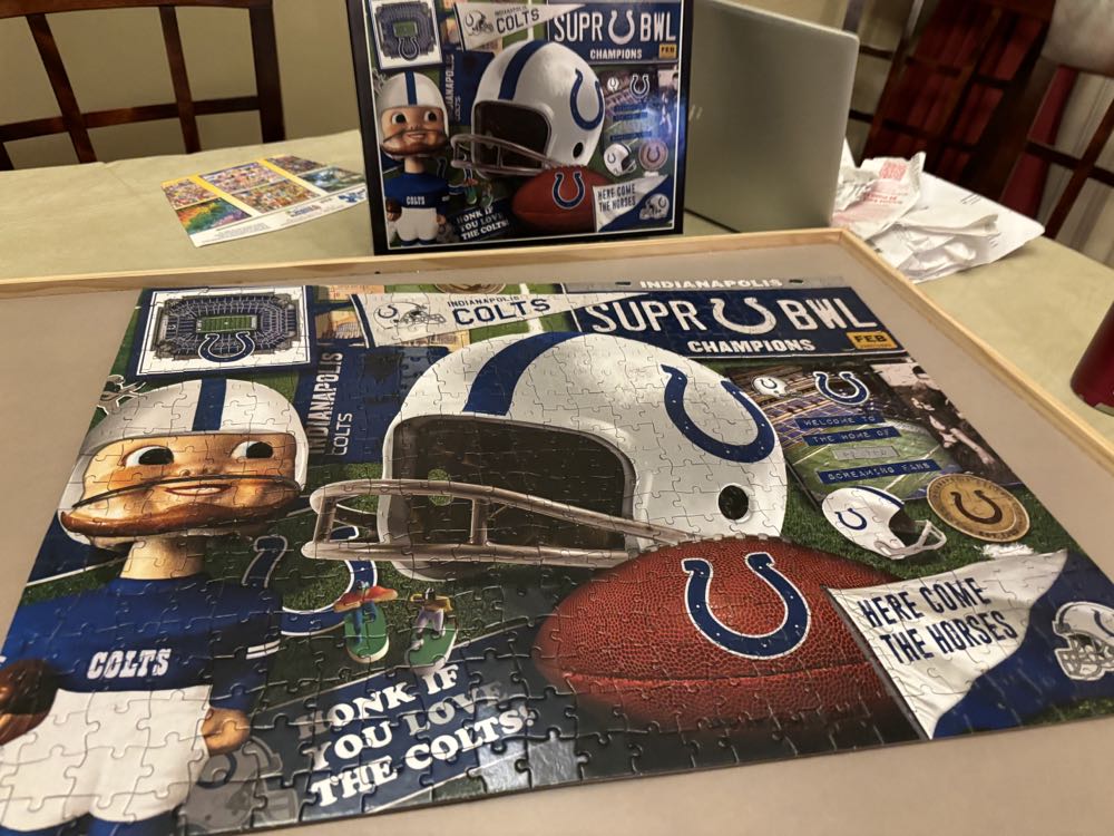 Indianapolis Colts  puzzle collectible [Barcode 810030951346] - Main Image 2