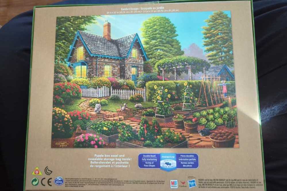 Garden Escape - Milton Bradley puzzle collectible [Barcode 778988160428] - Main Image 2