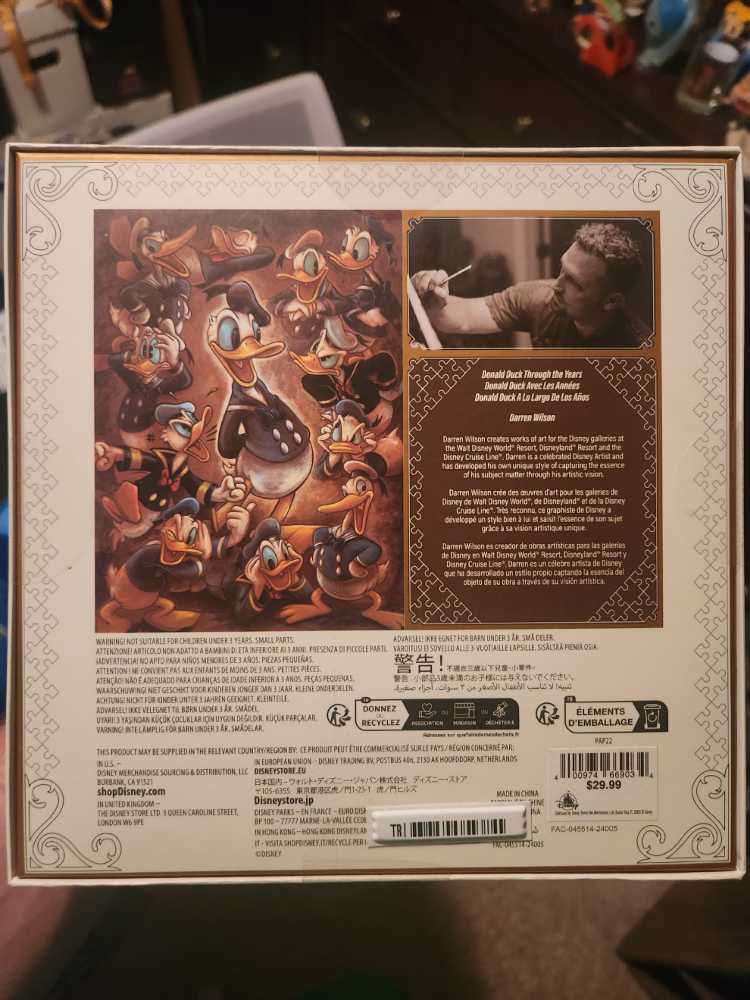 Disney Parks Signature Puzzle: Donald Duck 90th Anniversary  puzzle collectible [Barcode 400974669034] - Main Image 2