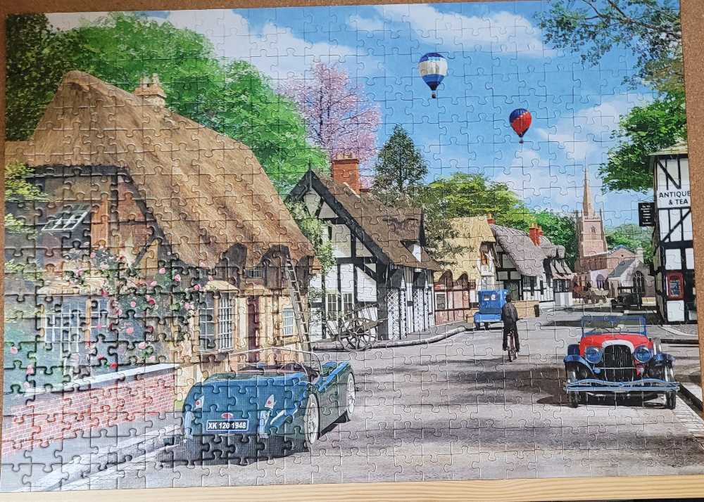 Street Cottage Lane - Trefl puzzle collectible [Barcode 7902711373127] - Main Image 2