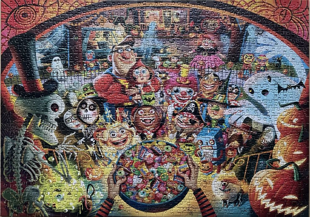 Trick Or Treat - Ravensburger puzzle collectible - Main Image 2