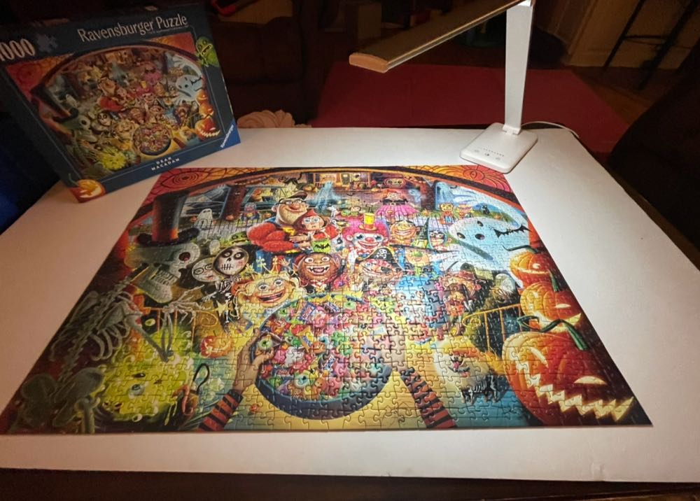 Trick Or Treat - Ravensburger puzzle collectible - Main Image 3