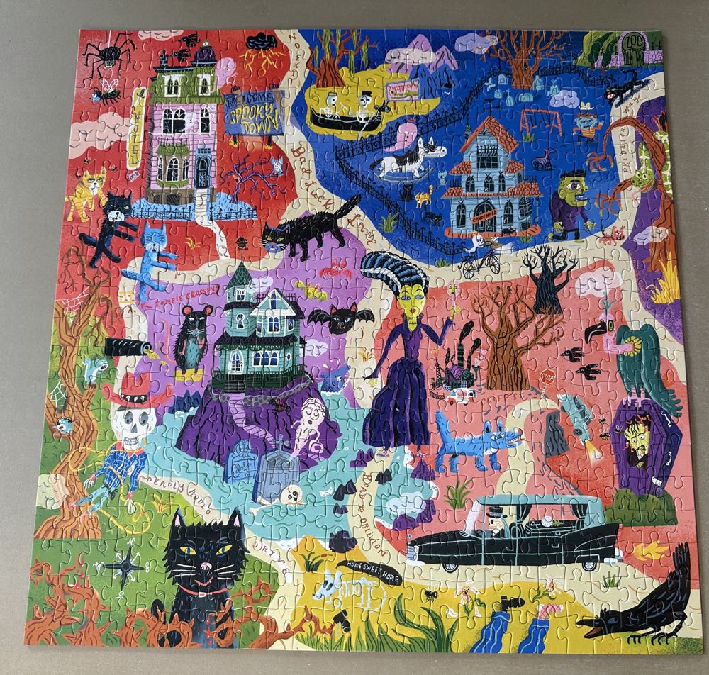 Welcome To Spooky Town - Mudpuppy puzzle collectible [Barcode 9780735382343] - Main Image 2