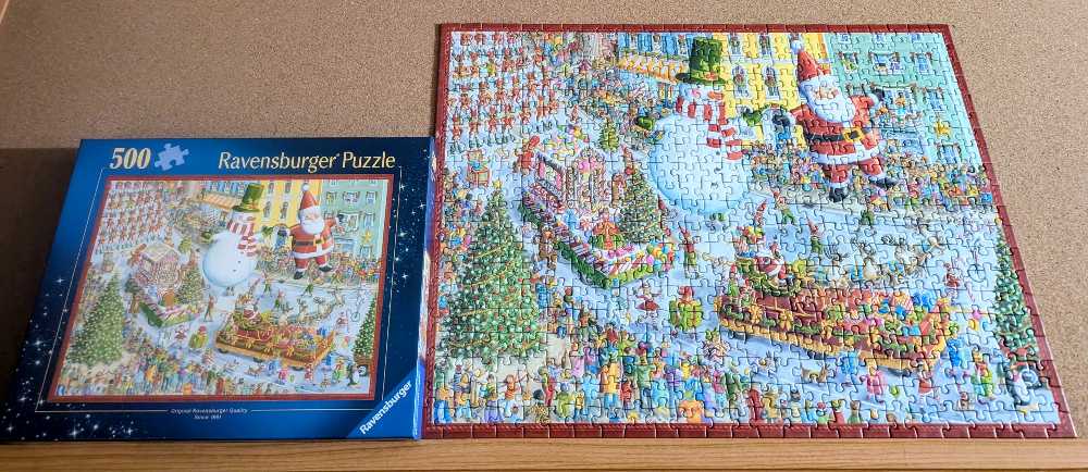 Here Comes Christmas! - Ravensburger puzzle collectible [Barcode 4005555003823] - Main Image 3