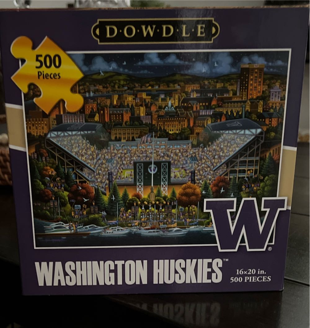 Plastic Jacek Yerka City Is Landing Aus Kunststoff