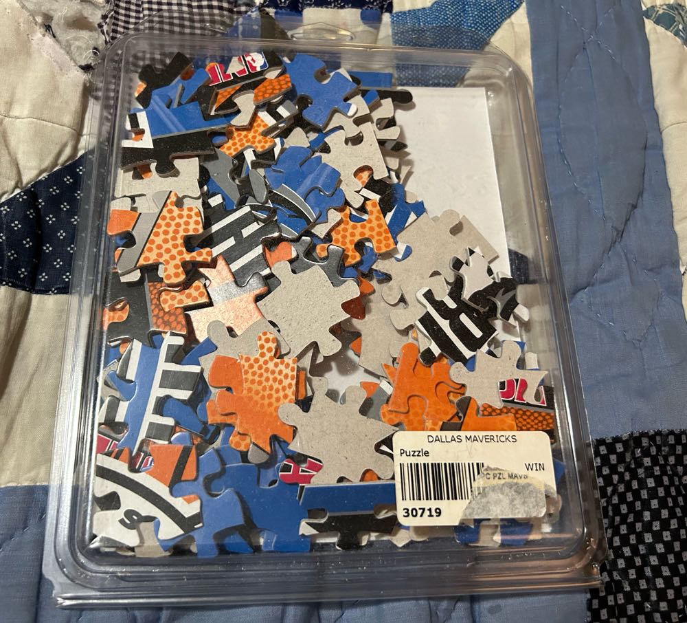 Dallas Mavericks - NBA Puzzle puzzle collectible [Barcode 30719] - Main Image 2