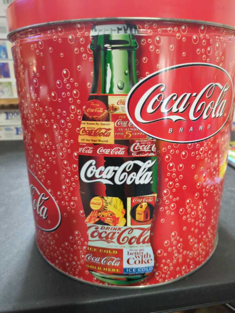 3 Coca Cola Puzzles In A Tin  puzzle collectible - Main Image 2