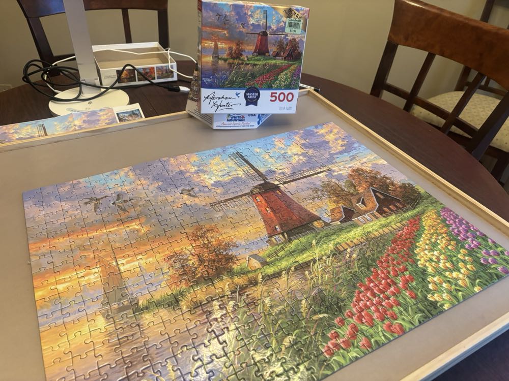 Tulip Farm - Rose Art puzzle collectible [Barcode 4895145436113] - Main Image 2