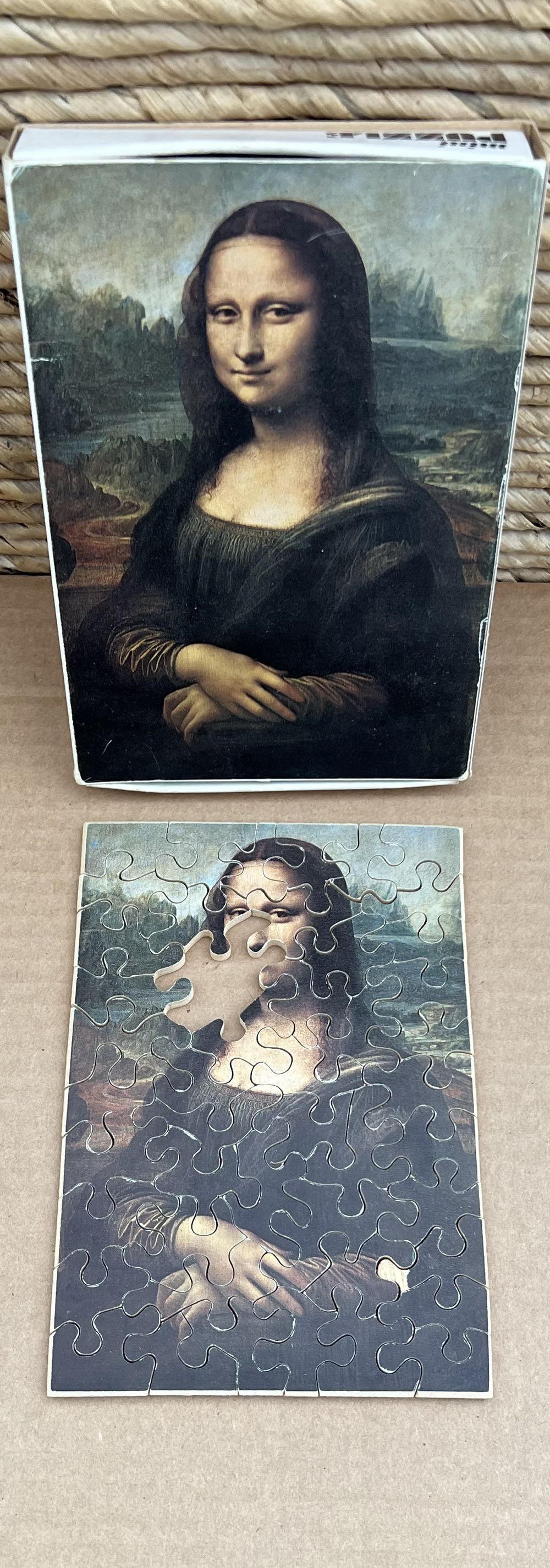 La Joconde - Mona Lisa - SOLD - Editions des Musees Nationaux - Paris puzzle collectible - Main Image 3