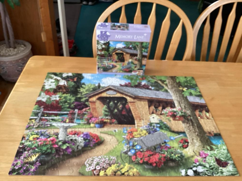 Memory Lane Goldmane Farms 300 Piece Ez Grip Jigsaw - Ez Grip puzzle collectible [Barcode 705988324147] - Main Image 3