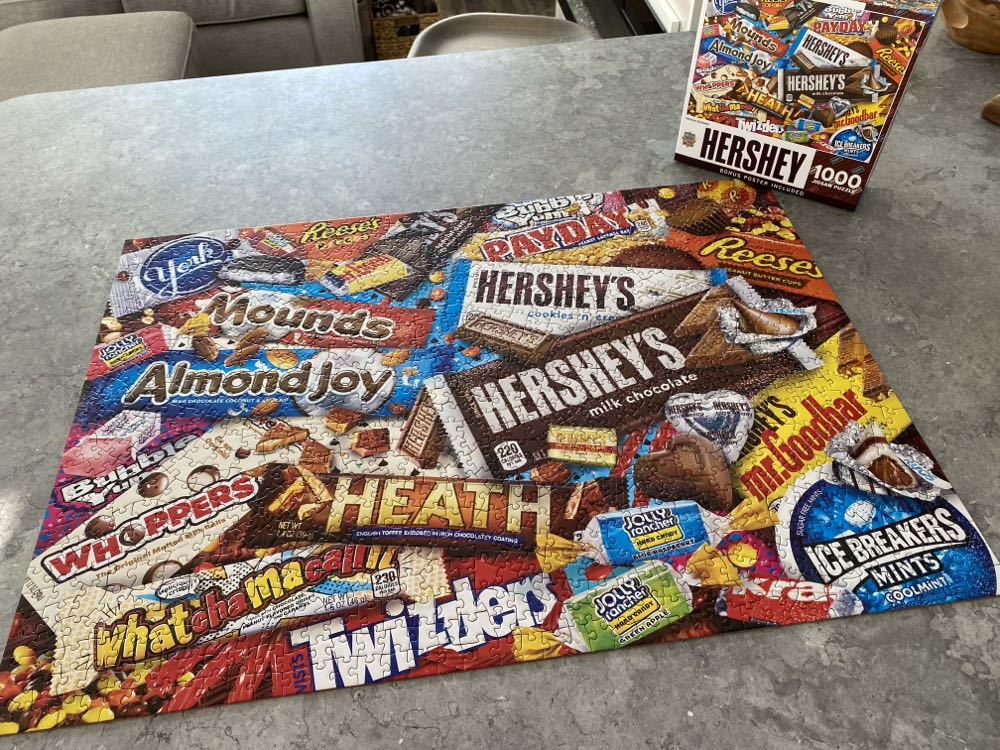Hershey Explosion - Master Pieces puzzle collectible [Barcode 705988724237] - Main Image 3