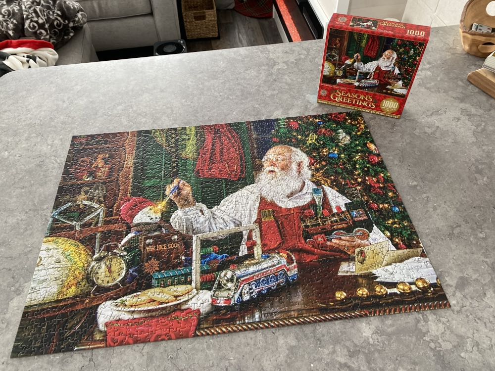 Santa’s Workshop - Master Pieces puzzle collectible [Barcode 705988722448] - Main Image 3