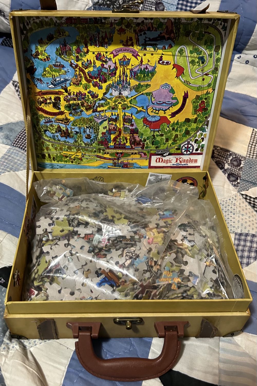 Celebrating 40 Years of Magic - Master Pieces puzzle collectible - Main Image 3