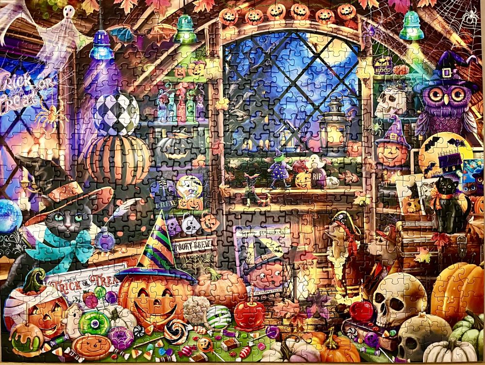 Halloween Collectibles - Vermont Christmas  Company puzzle collectible [Barcode 819273025326] - Main Image 2
