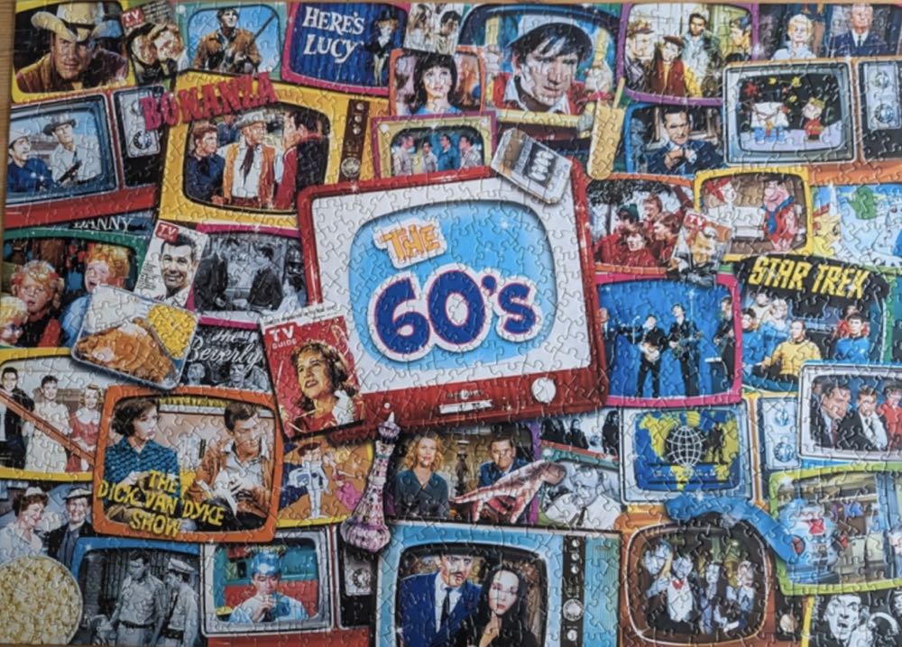 Tv Time: The 60’s - MasterPieces puzzle collectible [Barcode 705988721557] - Main Image 3