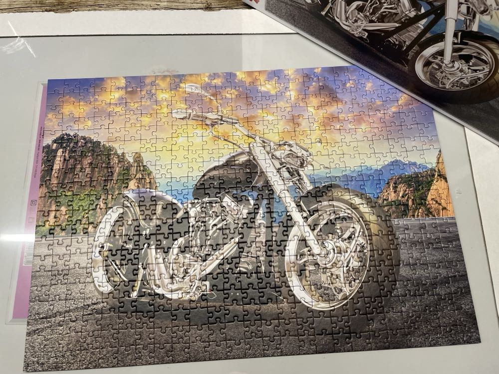 Black Motorcykle  puzzle collectible [Barcode 5900511373844] - Main Image 2
