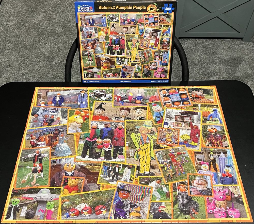 Return Of The Pumpkin People - White Mountain Puzzles puzzle collectible [Barcode 724819267736] - Main Image 3