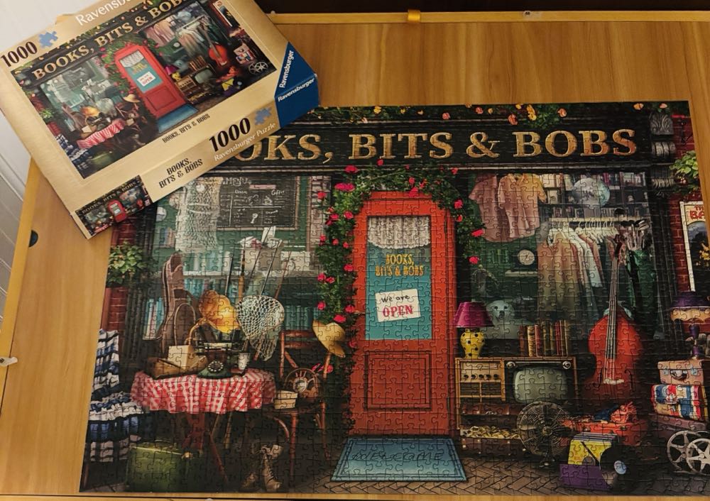 Books Bits & Bobs - Ravensburger puzzle collectible [Barcode 4005555002840] - Main Image 3