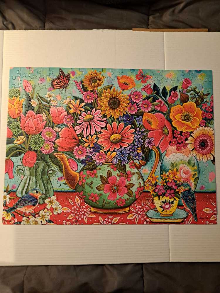 Colorful Garden Finds - Ceaco puzzle collectible [Barcode 021081224963] - Main Image 3
