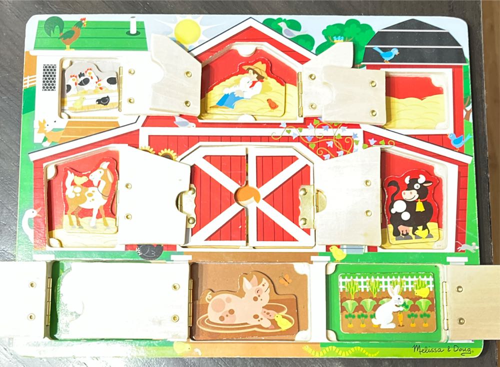 Hide And Seek Farm - Melissa & Doug puzzle collectible [Barcode 000772045926] - Main Image 2