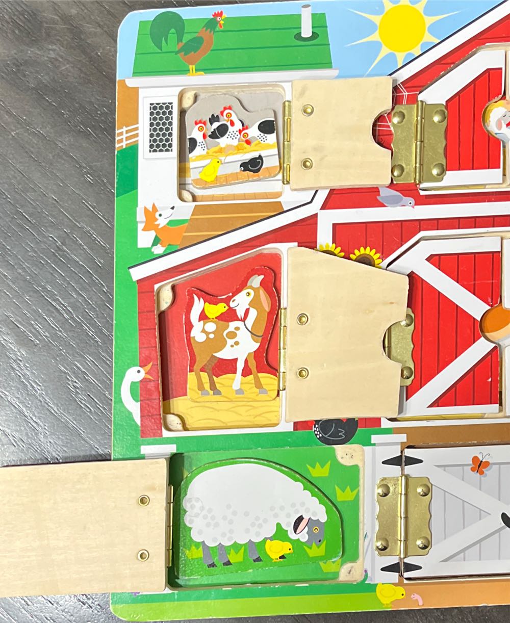 Hide And Seek Farm - Melissa & Doug puzzle collectible [Barcode 000772045926] - Main Image 3