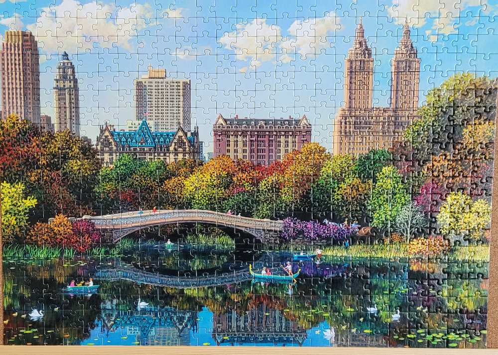 Central Park - Corner Piece puzzle collectible [Barcode 5052089347663] - Main Image 2