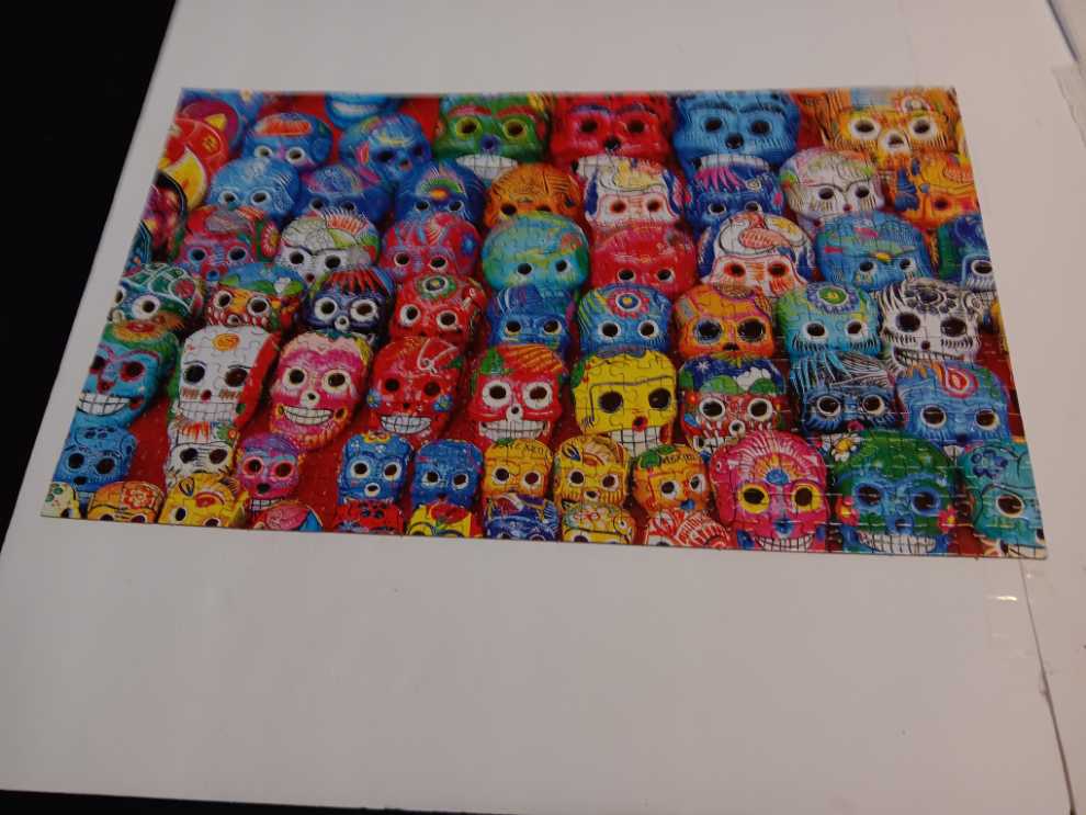 Colorful Traditional Mexican Ceramics - Puzzlebug / Cra-Z-Art puzzle collectible [Barcode 195464091630] - Main Image 2