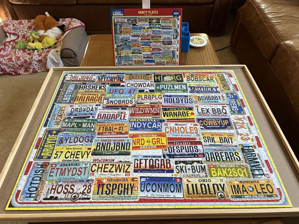 Vanity Plates - White Mountain puzzle collectible [Barcode 724819266845] - Main Image 2
