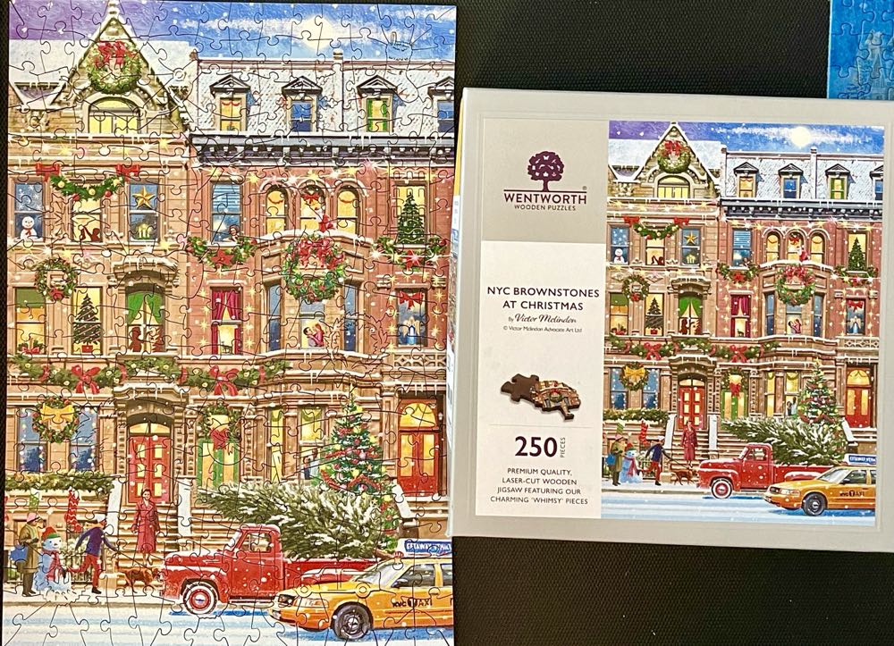 NYC Brownstones at Christmas - Wentworth Wooden Puzzles 🇬🇧 puzzle collectible [Barcode 6050265370510] - Main Image 2