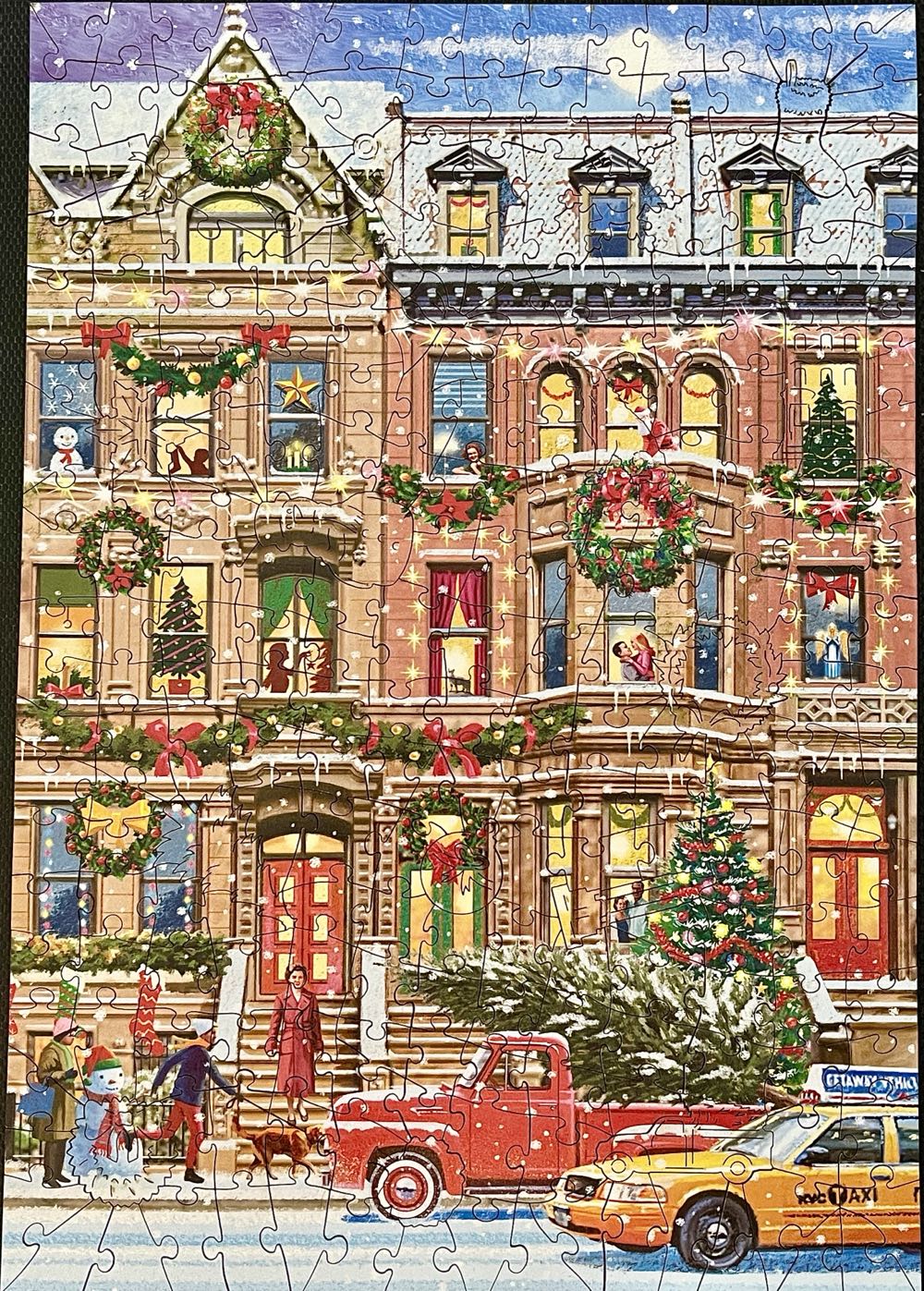 NYC Brownstones at Christmas - Wentworth Wooden Puzzles 🇬🇧 puzzle collectible [Barcode 6050265370510] - Main Image 3