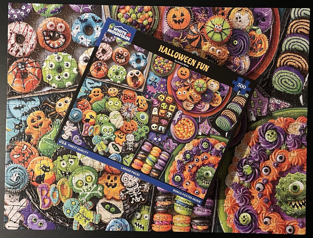 Halloween Fun 2 - White Mountain puzzle collectible [Barcode 724819268221] - Main Image 4