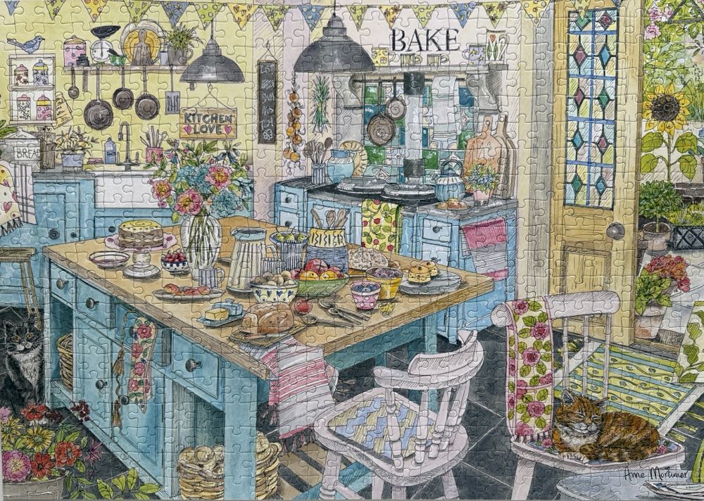 Kitchen Love - Otter House puzzle collectible [Barcode 5017680065408] - Main Image 2