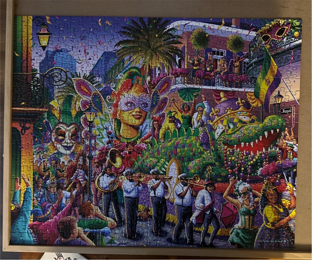 New Orleans Mardi Gras 💎 - Boardwalk Puzzle Company puzzle collectible [Barcode 671095206068] - Main Image 2