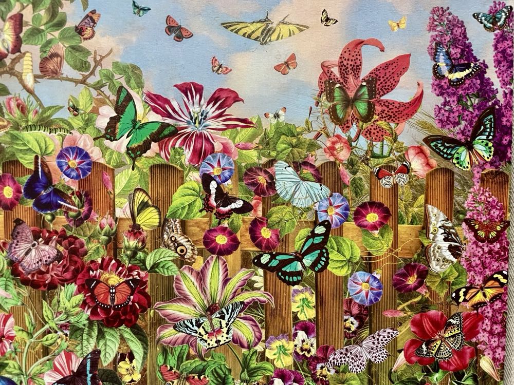 Aimee : Butterfly Garden 🙉 - WHSMITH puzzle collectible [Barcode 5013872029265] - Main Image 2