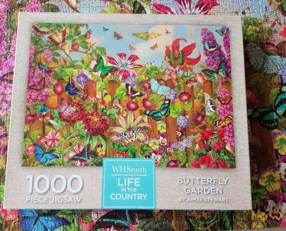 Aimee : Butterfly Garden 🙉 - WHSMITH puzzle collectible [Barcode 5013872029265] - Main Image 4