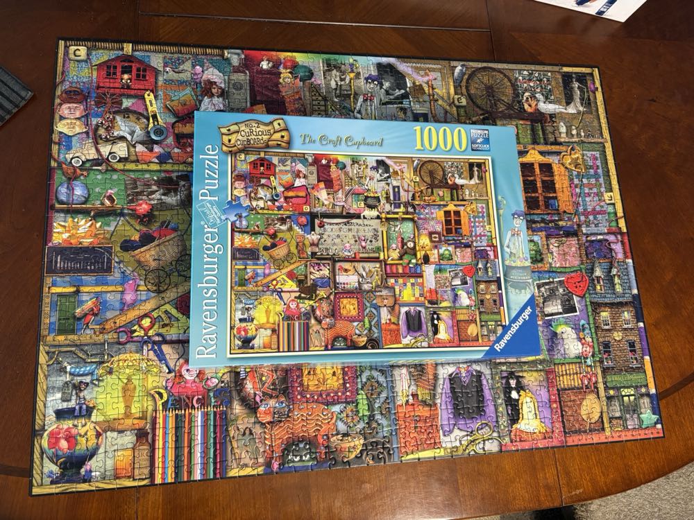 The Craft Cupboard - Ravensburger puzzle collectible [Barcode 4005556194124] - Main Image 3