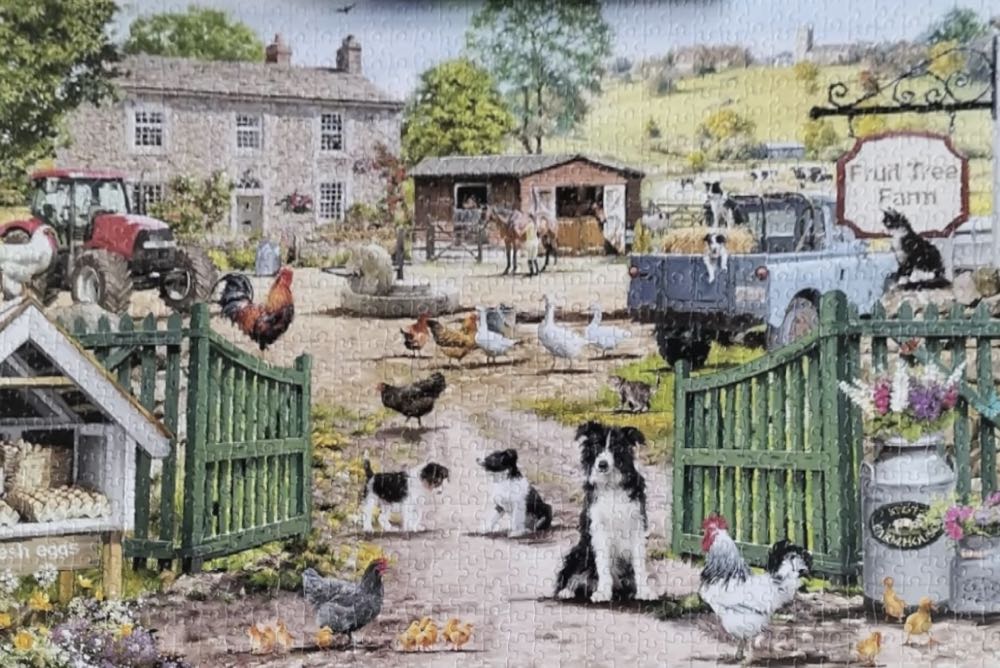 Fruit Tree Farm - Otter House puzzle collectible [Barcode 5017680065507] - Main Image 3