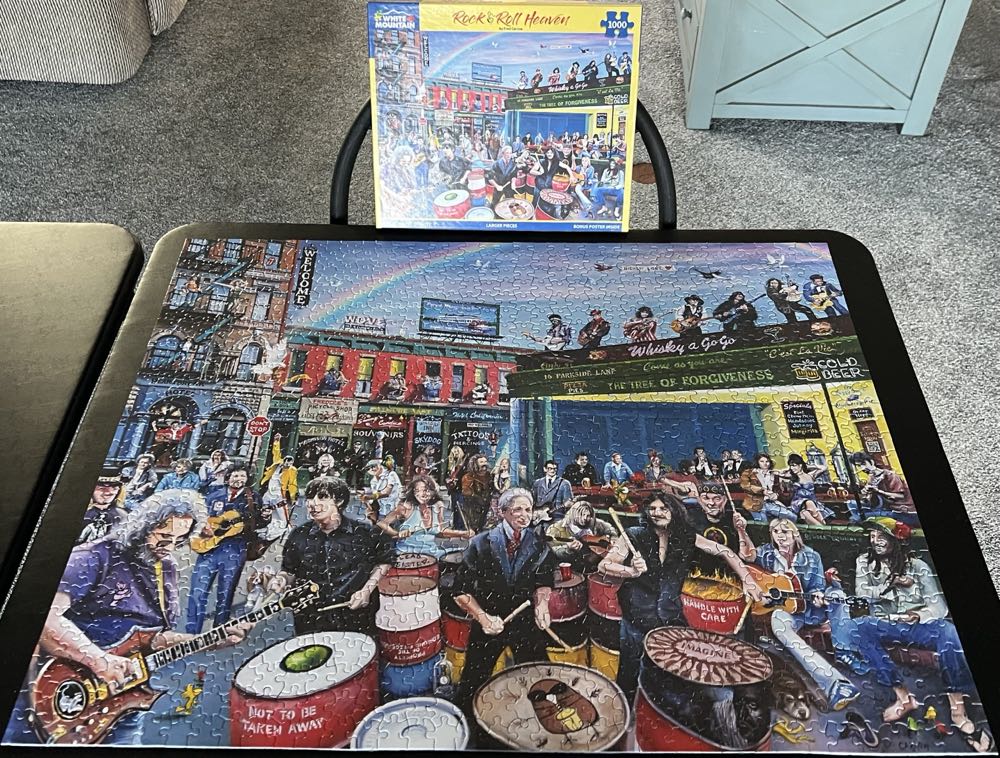 Rock & Roll Heaven - White Mountain puzzle collectible [Barcode 724819268283] - Main Image 3