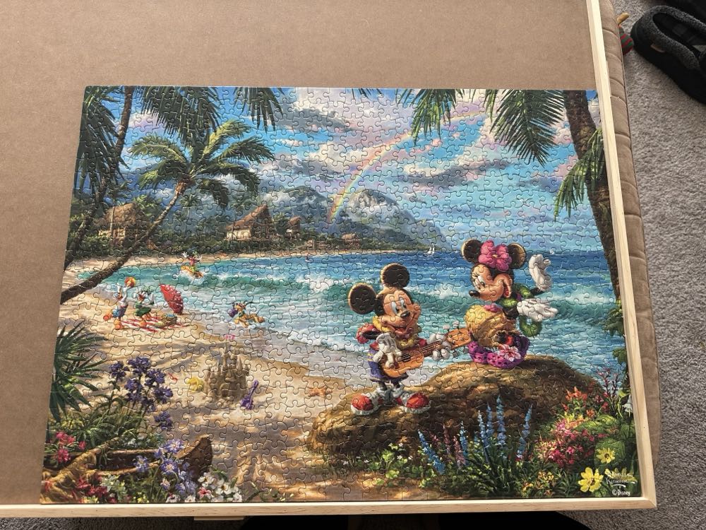 Mickey & Minnie: Hawaii . - Ceaco puzzle collectible - Main Image 2