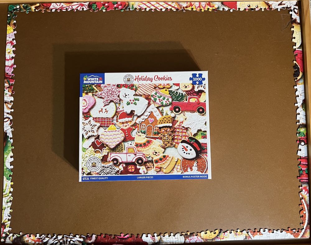 ZZ - Holiday Cookies (SOLD) - White Mountain puzzle collectible [Barcode 724819267705] - Main Image 4