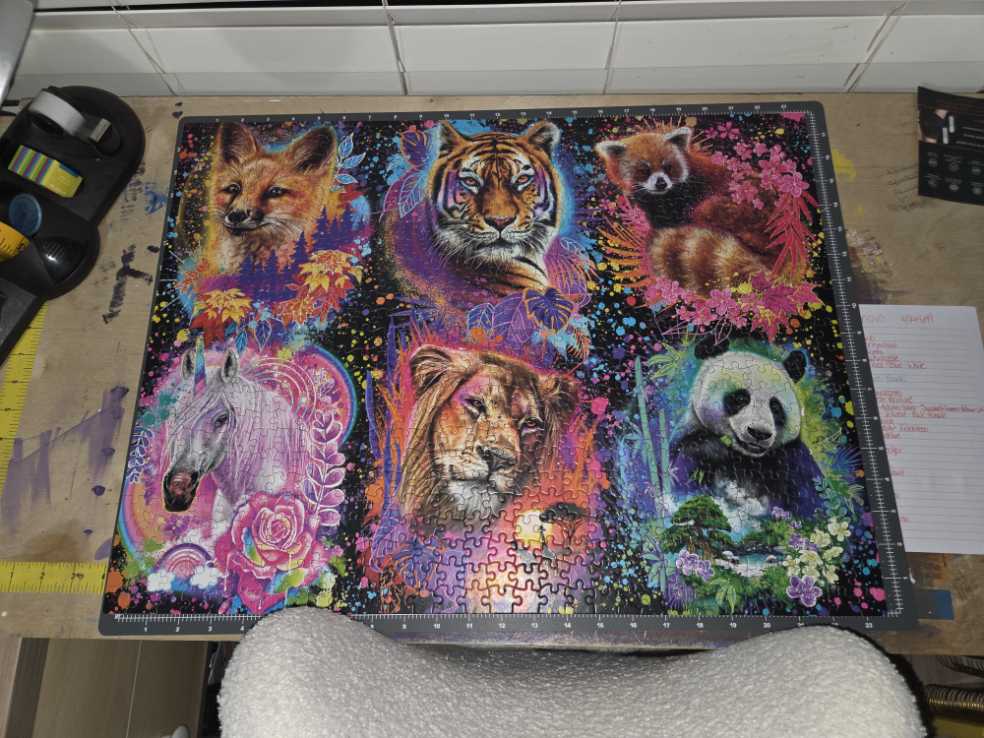 Glowrious Animals - Ceaco puzzle collectible [Barcode 021081110495] - Main Image 2