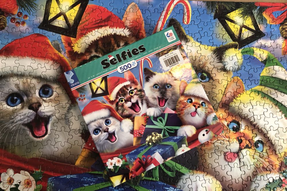Selfies Christmas Cats - Ceaco puzzle collectible [Barcode 021081232883] - Main Image 4