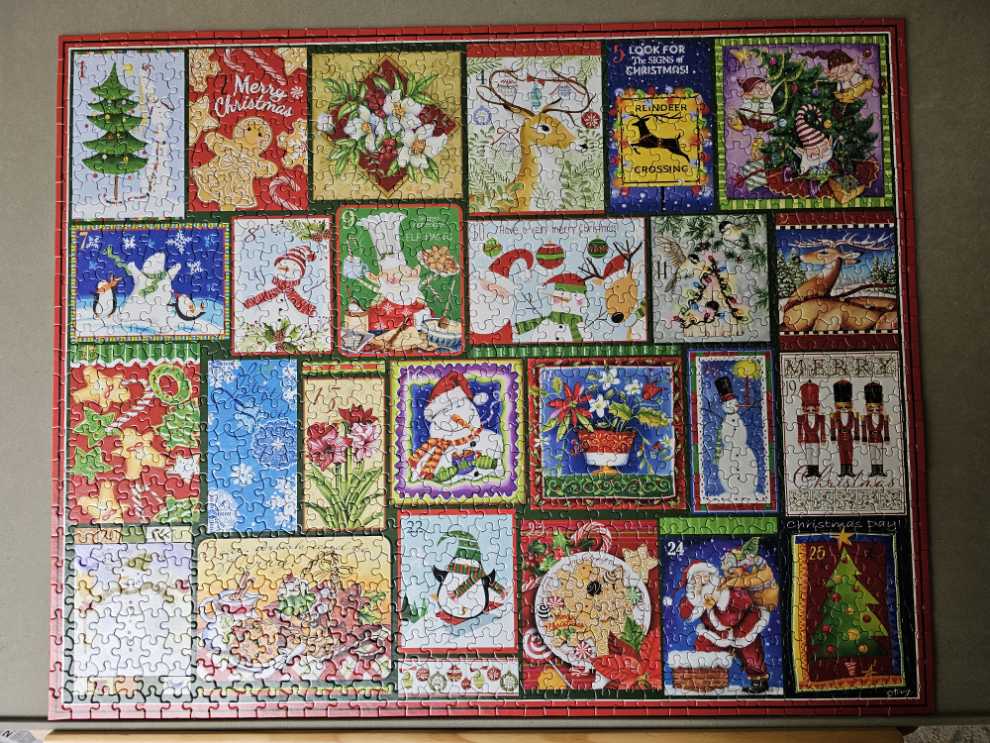 Christmas Countdown - White Mountain puzzle collectible [Barcode 724819267460] - Main Image 2