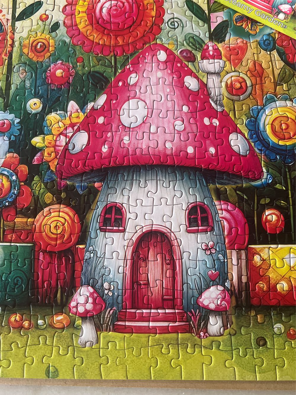 Dreamy Garden (SOLD) - Delfy puzzle collectible [Barcode 733968109569] - Main Image 3
