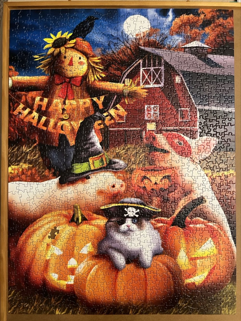 Happy Halloween - SunsOut puzzle collectible [Barcode 796780288560] - Main Image 2